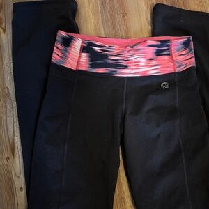 2 DANSKIN flare yoga workout pants. Size Small. Great shape